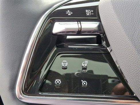 New 2026 Cadillac Optiq Luxury 1 image 13