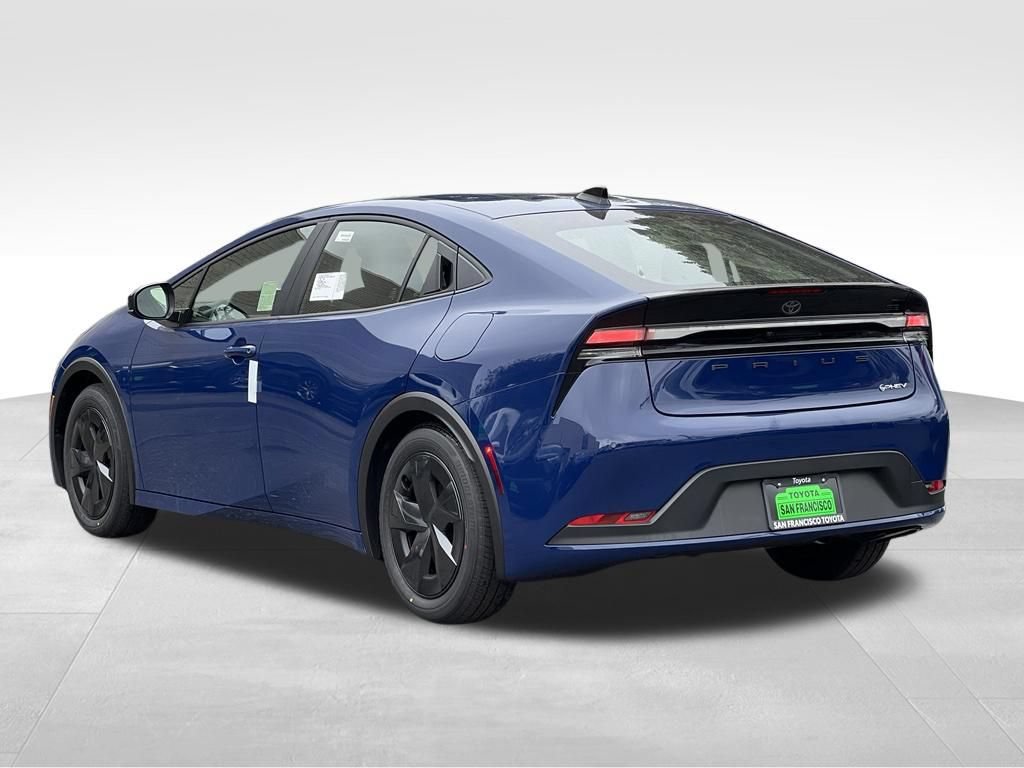 New 2027 Toyota Prius Plug-In Hybrid FWD image 3