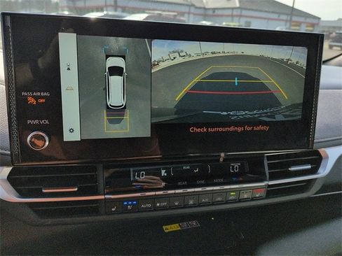 Used 2025 Toyota Sienna Platinum image 26