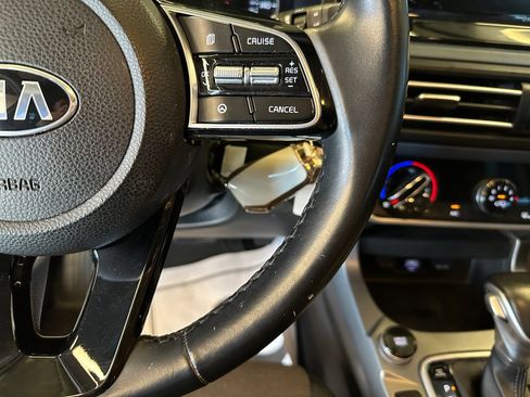Used 2021 Kia Seltos S AWD/4WD image 12