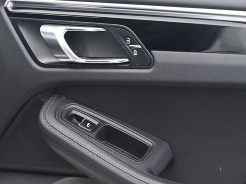 Used 2024 Porsche Macan Turbo image 21