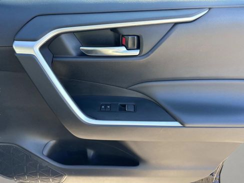 Used 2024 Toyota RAV4 XLE image 17