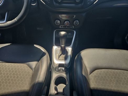 Used 2018 Jeep Compass Latitude w/ Cold Weather Group FWD image 21