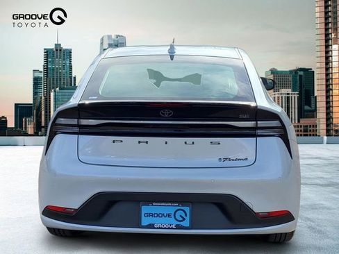 Used 2024 Toyota Prius Prime SE image 5