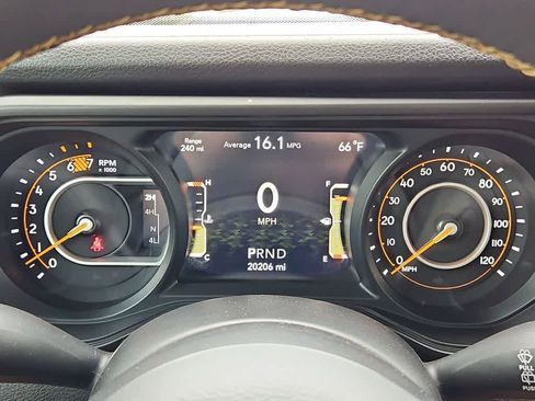 Used 2024 Jeep Wrangler Sport S image 32