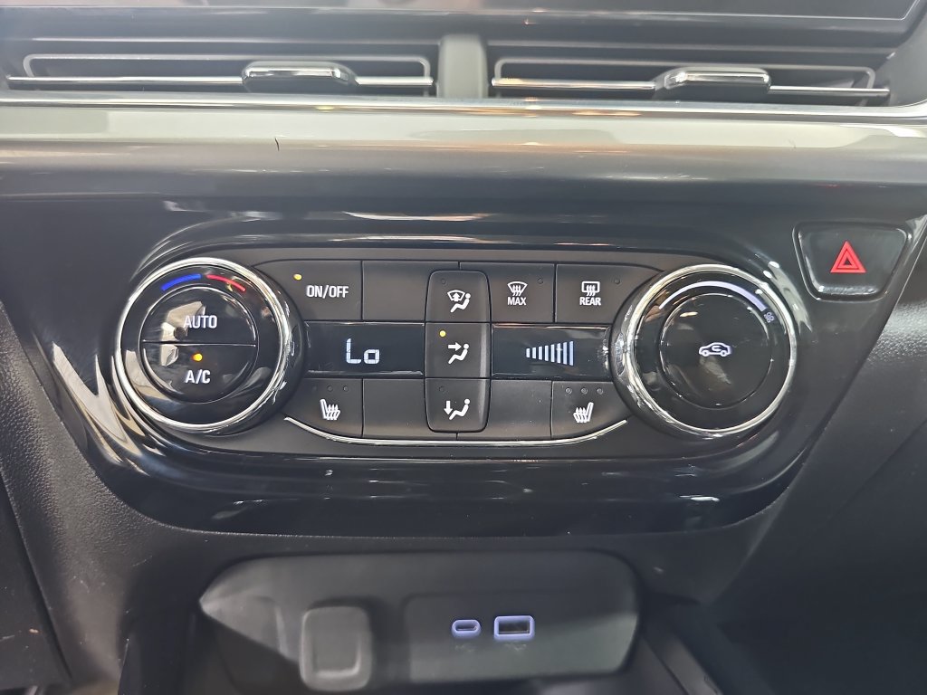 Certified 2025 Chevrolet Trax LT w/ Driver Confidence Package FWD image 27