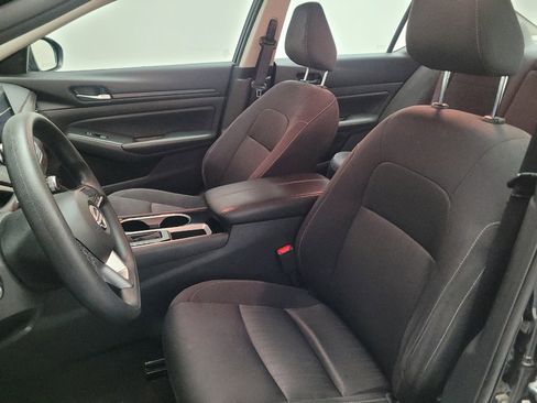 Used 2024 Nissan Altima 2.5 SV FWD image 17