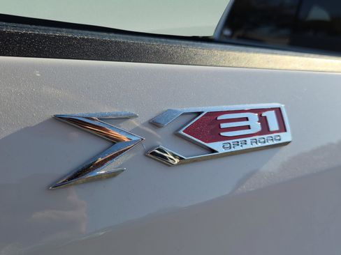 New 2026 GMC Sierra 1500 SLE image 18