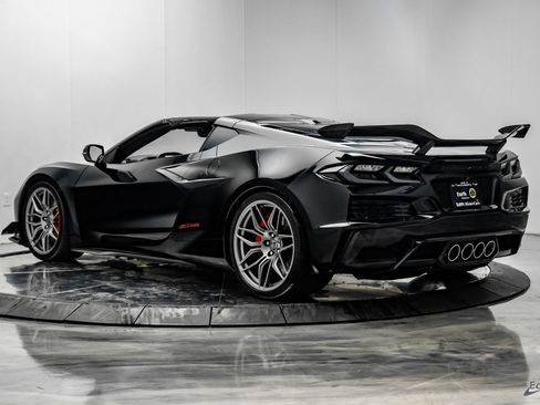 Used 2024 Chevrolet Corvette Z06 w/ Stealth Interior Trim Package RWD image 12