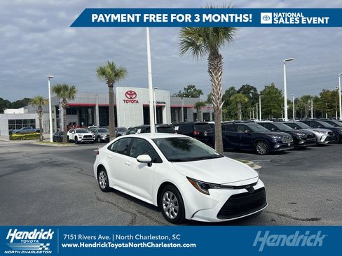 Used 2026 Toyota Corolla LE FWD image 1