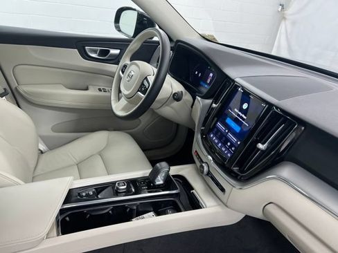 Used 2024 Volvo XC60 B5 Core w/ Protection Package Premier AWD/4WD image 26