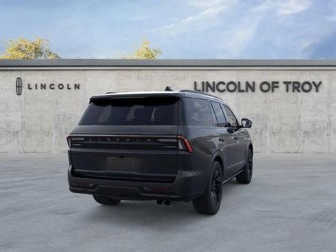 New 2026 Lincoln Navigator Reserve w/ Jet Appearance Package image 8