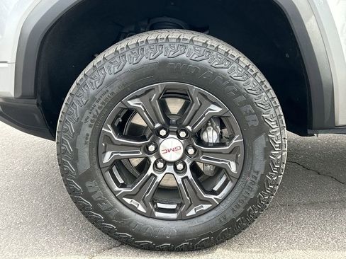 Used 2024 GMC Canyon Elevation w/ Elevation Premium Package RWD image 32