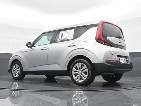 Used 2021 Kia Soul LX image 19