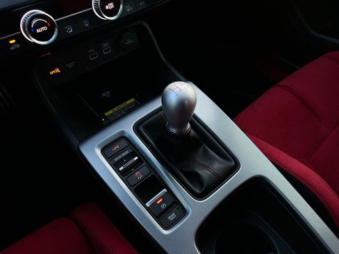 Used 2023 Honda Civic Type R image 15