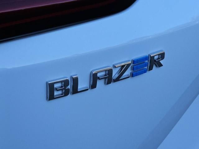 Used 2026 Chevrolet Blazer EV LT FWD image 31