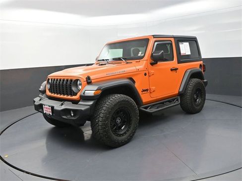 Used 2025 Jeep Wrangler Sport image 3