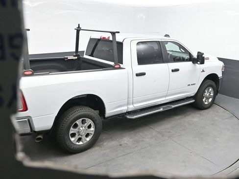 Used 2024 RAM 2500 Big Horn AWD/4WD image 36