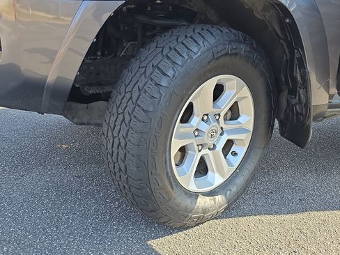 Used 2015 Toyota 4Runner SR5 image 29