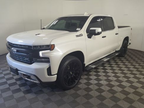 Used 2021 Chevrolet Silverado 1500 High Country w/ Technology Package AWD/4WD image 4