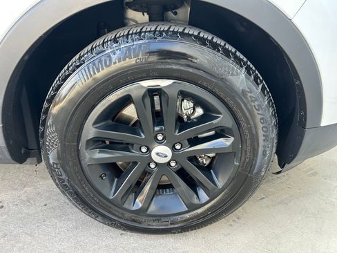 Used 2015 Ford Explorer XLT w/ Equipment Group 202A image 11