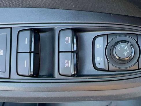 Certified 2023 Subaru Crosstrek 2.0i image 12