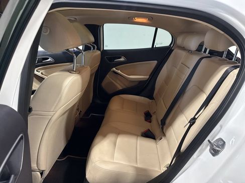 Used 2020 Mercedes-Benz GLA 250 4MATIC image 30