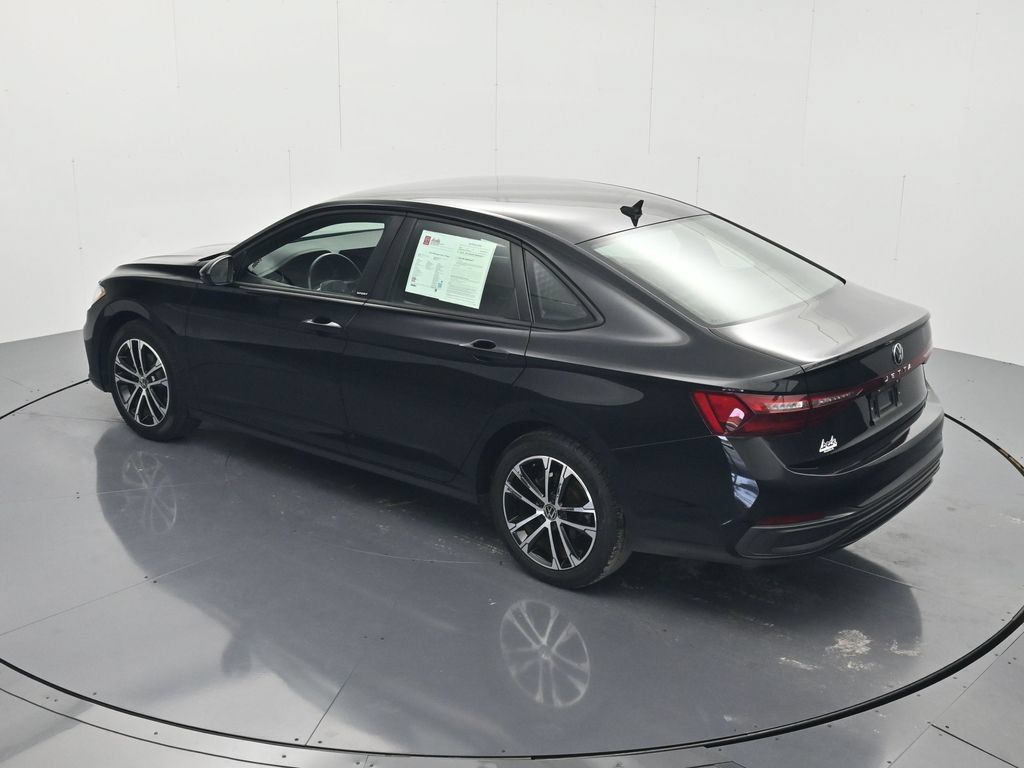 Used 2025 Volkswagen Jetta Sport FWD image 34