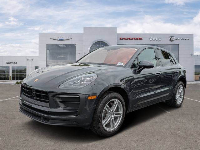 Used 2023 Porsche Macan AWD/4WD image 6