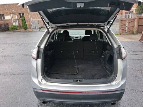 Used 2018 Ford Edge SE FWD image 12