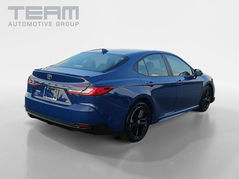 Used 2025 Toyota Camry SE FWD image 7