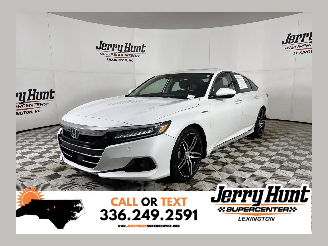 Used 2022 Honda Accord Touring image 1