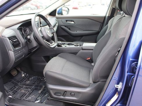 Used 2021 Nissan Rogue SV image 16