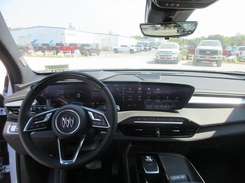 New 2026 Buick Enclave Avenir w/ Super Cruise Package image 17