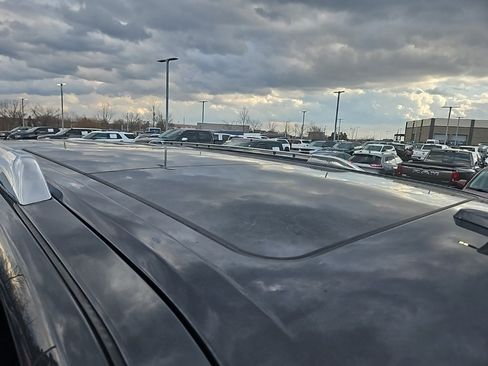 Used 2023 Lincoln Navigator Reserve image 9