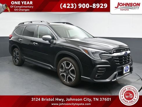 Used 2023 Subaru Ascent Touring AWD/4WD image 1