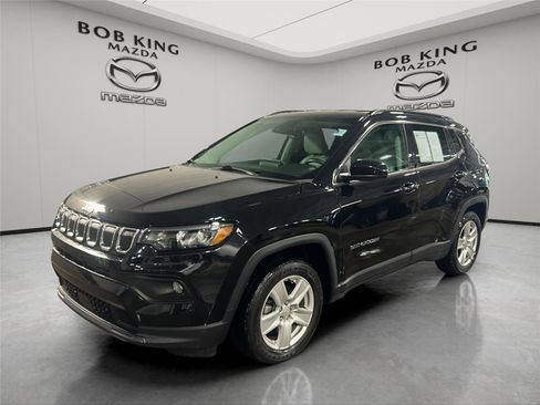Used 2022 Jeep Compass Latitude w/ Convenience Group FWD image 1