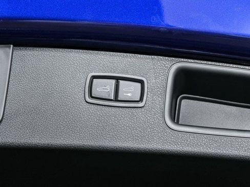 Used 2026 Porsche Macan AWD/4WD image 32