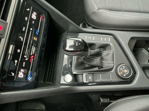 New 2025 Volkswagen Taos SE image 23