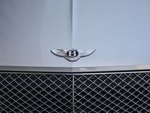 Used 2021 Bentley Bentayga AWD/4WD image 50