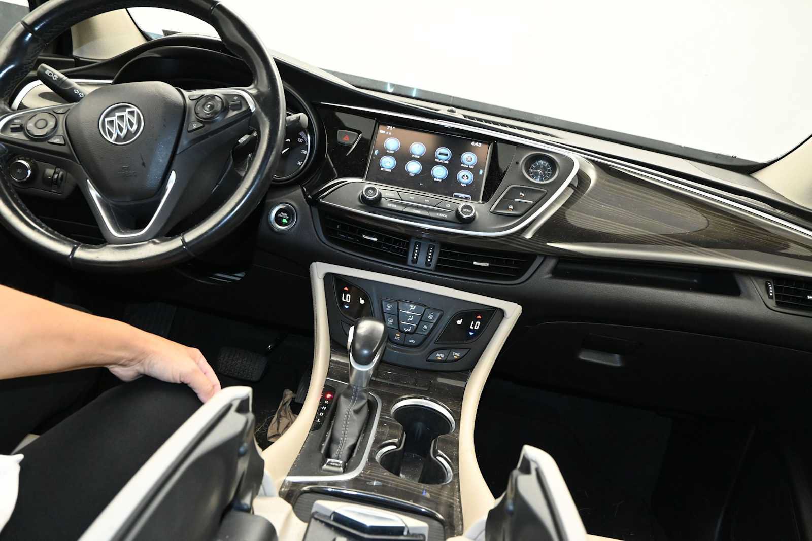 Used 2020 Buick Envision Preferred FWD image 42