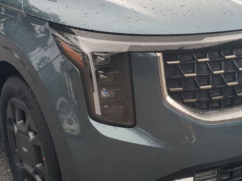 New 2026 Kia Carnival SX image 9