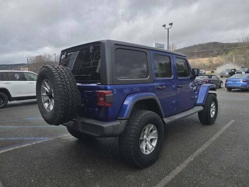 Used 2018 Jeep Wrangler Unlimited Sahara image 3