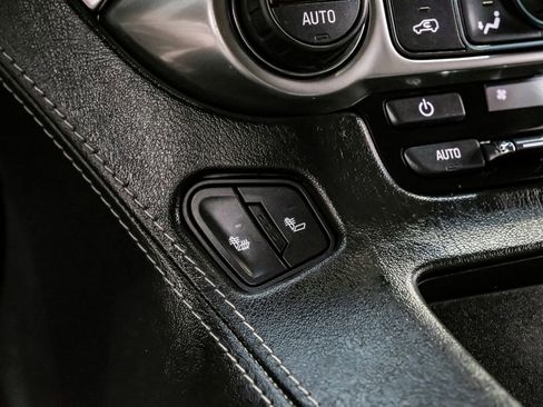 Used 2018 Chevrolet Suburban LT image 26