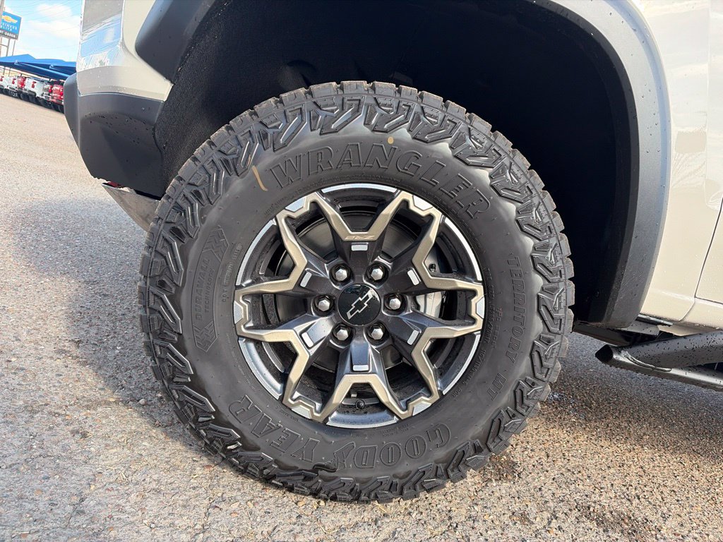 New 2026 Chevrolet Colorado ZR2 AWD/4WD image 18