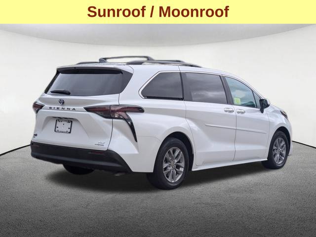 Used 2024 Toyota Sienna XLE w/ XLE Plus Package AWD/4WD image 5