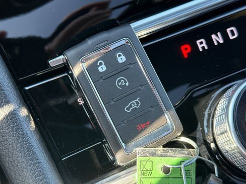 New 2025 Jeep Grand Cherokee L Limited w/ Luxury Tech Group II image 39