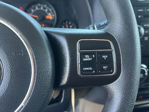 Used 2017 Jeep Patriot Sport FWD image 18