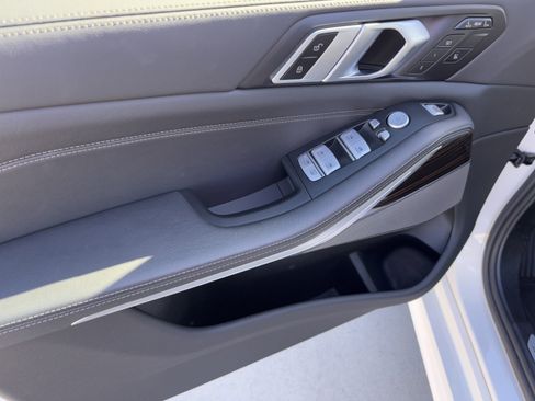 Certified 2025 BMW X7 xDrive40i w/ M Sport Package image 14