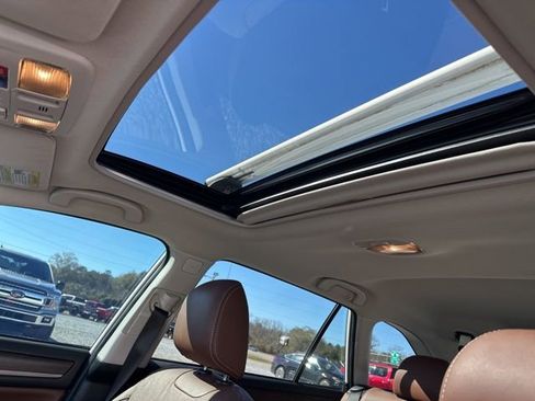 Used 2018 Subaru Outback 3.6R Touring image 15